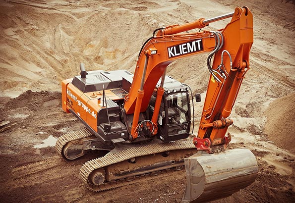 工程机械培训：挖掘机与推土机的选择与使用